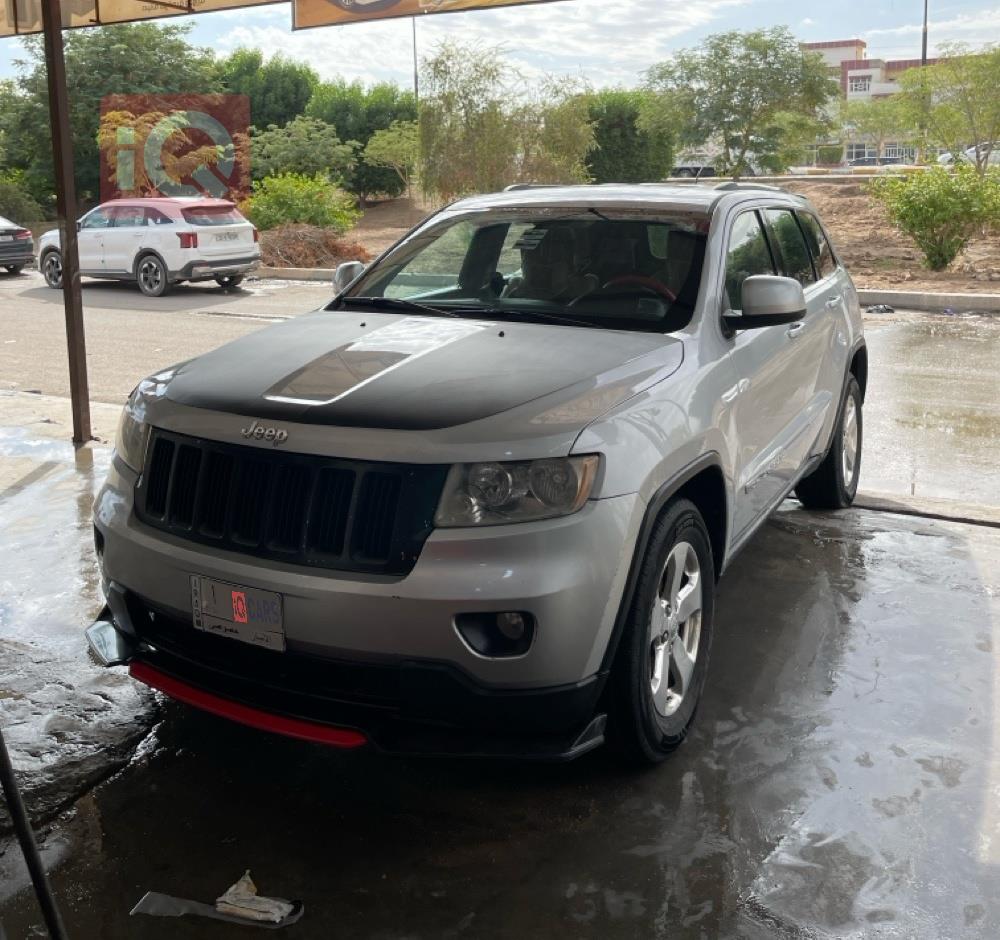 جیپ گراند شیرۆکی